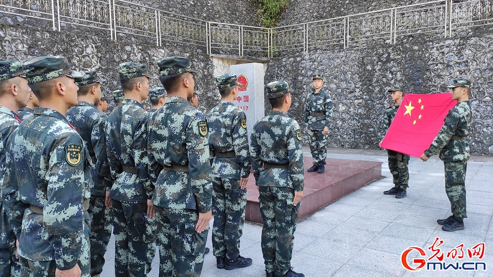 【祖国，请放心】武警凭祥中队：友谊关 木棉红 忠诚守卫南国门