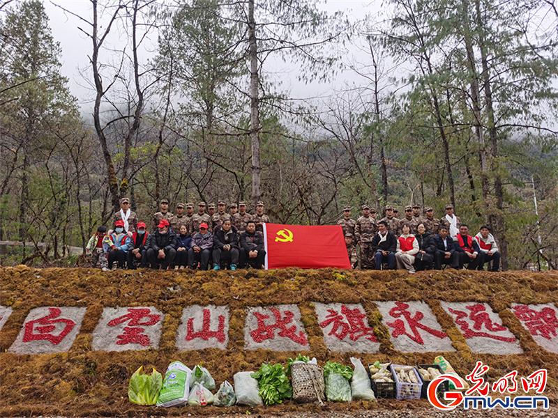 国防教育家喻户晓 爱国主义永放光芒——西藏某合成旅在驻训期间组织开展主题军民共建活动