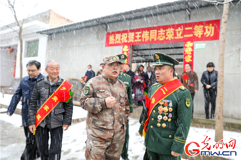 雪域高原建军功 荣誉时刻共分享——“中国武警十大忠诚卫士”王伟载誉返乡