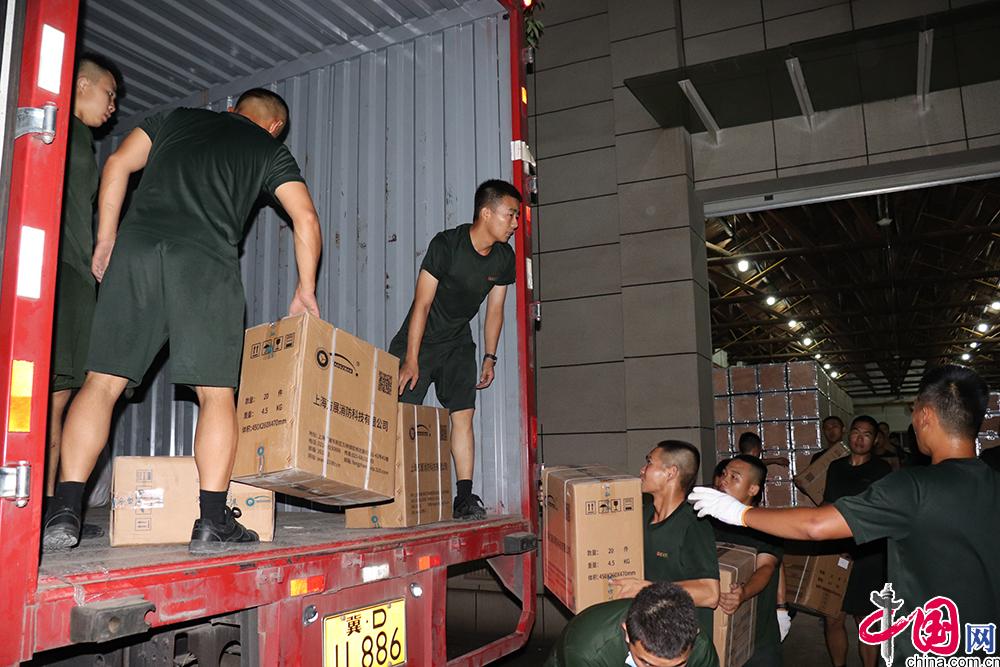 武警部队启动军地合作物流渠道 抢险救灾急需装备8小时运抵一线