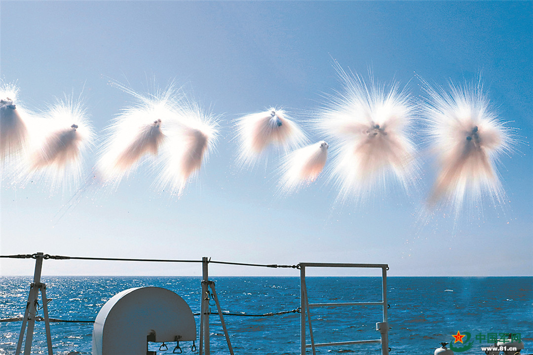 砺剑沧海！直击海军某护卫舰支队多型武器实射训练