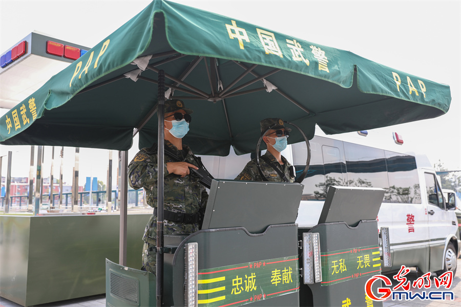 中秋佳节，北京丰台站武警护卫旅客平安出行