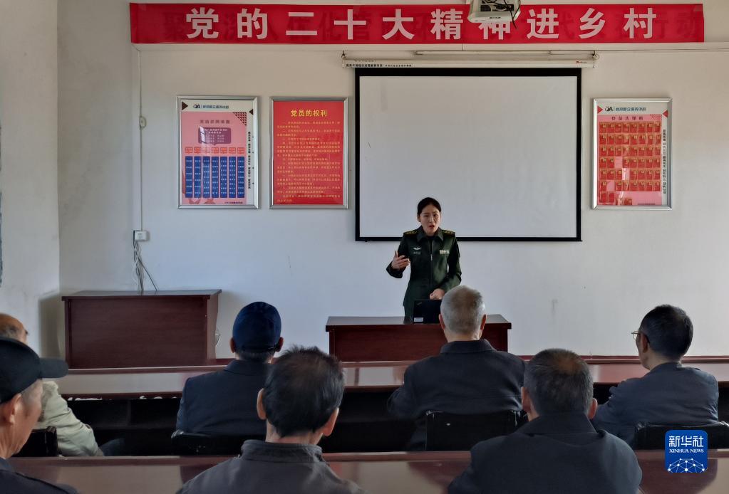 新时代聚力铸魂育人的“播火者”