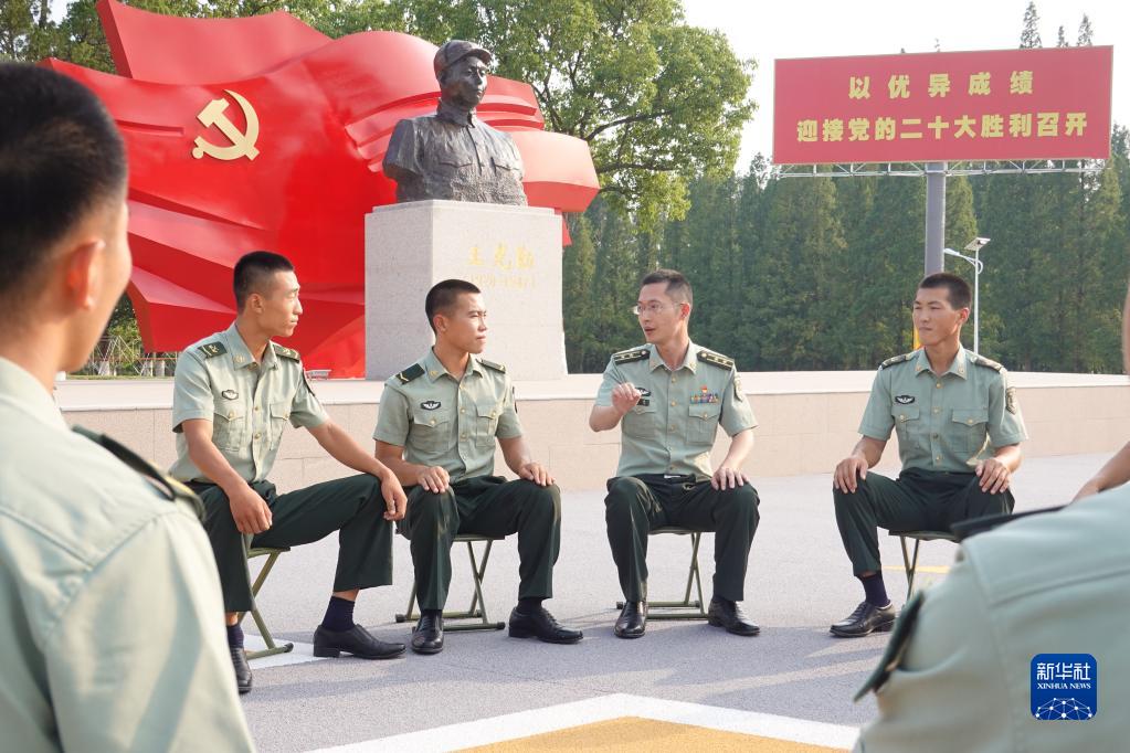 新时代聚力铸魂育人的“播火者”