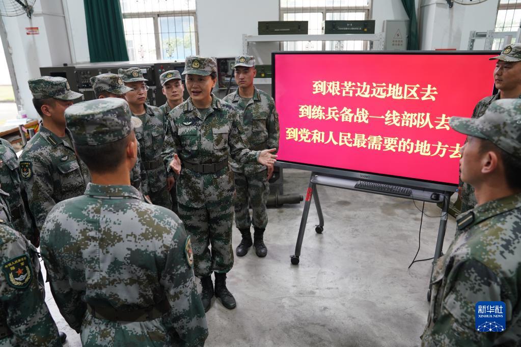 新时代聚力铸魂育人的“播火者”