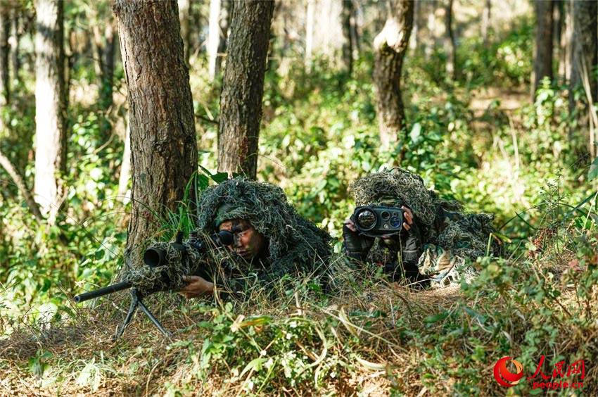 侦察尖兵滇西高原开展野外侦察渗透实战化训练