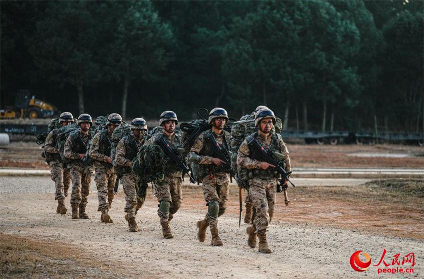 侦察尖兵滇西高原开展野外侦察渗透实战化训练