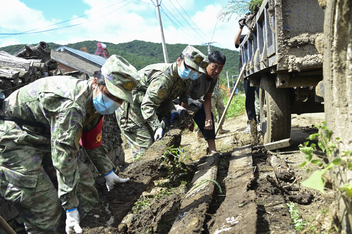 风雨中筑起钢铁长城——北部战区陆军任务部队抗洪抢险救灾记事