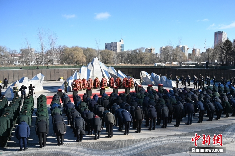 英雄回家丨第十批在韩中国人民志愿军烈士遗骸安葬仪式在沈阳举行
