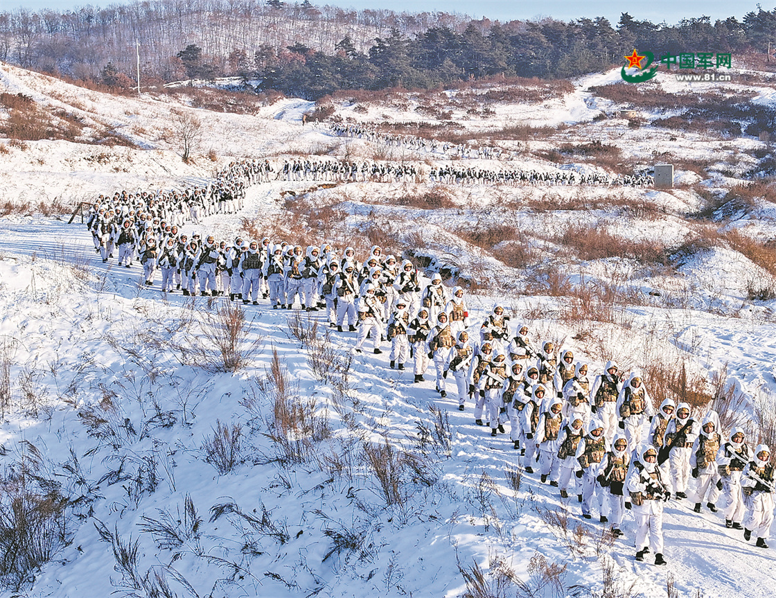 聚焦冰封雪裹练兵场，领略兵与冰、血与雪的激情碰撞