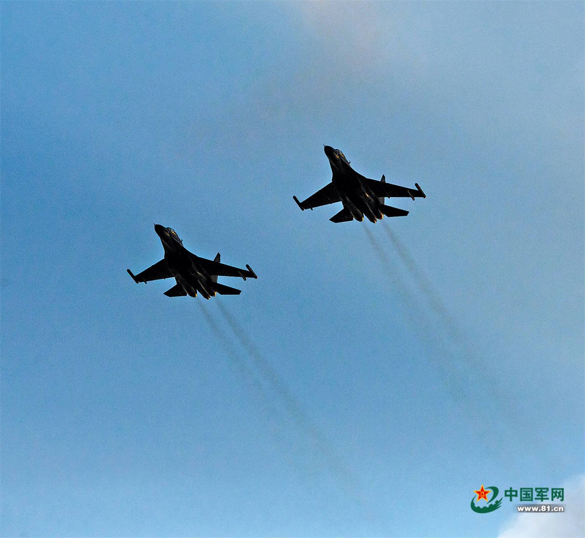 空军航空兵某旅跨昼夜飞行训练影像