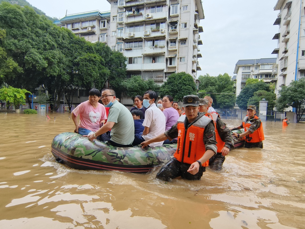 人民子弟兵持续奋战桂粤防汛救灾一线