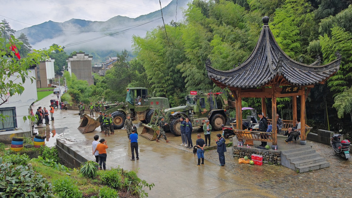 聚焦防汛抗旱｜抢通“孤岛村”