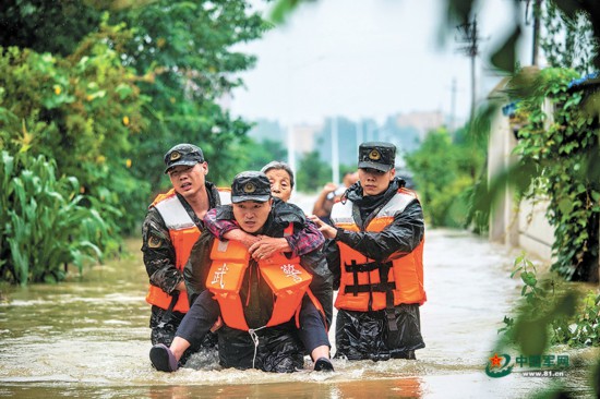 河南、安徽等地出现强降雨，人民子弟兵奋战防汛抢险一线