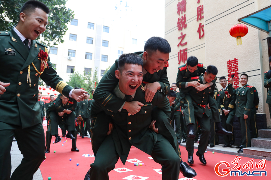 武警北京总队执勤第六支队举办“家国同庆·见证幸福”集体婚礼