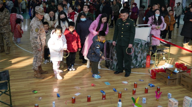 游园盛会迎新春 昂首阔步新征程 游园盛会迎新春 昂首阔步新征程