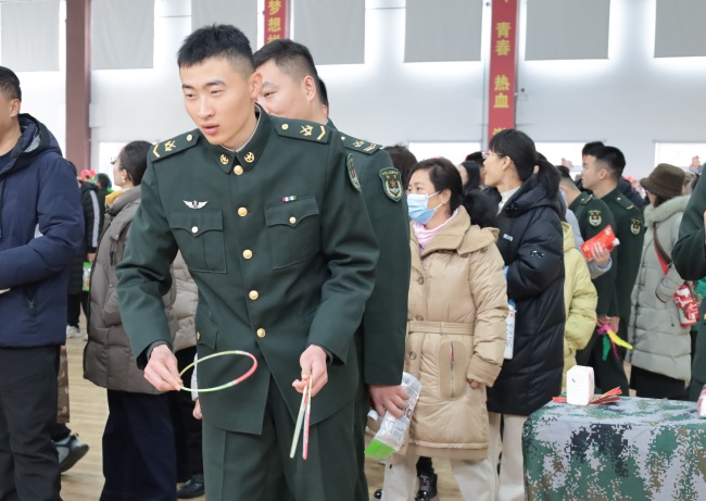 游园盛会迎新春 昂首阔步新征程 游园盛会迎新春 昂首阔步新征程