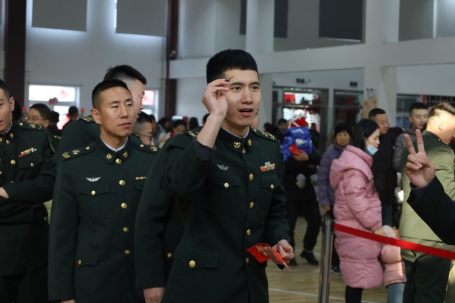 游园盛会迎新春 昂首阔步新征程 游园盛会迎新春 昂首阔步新征程