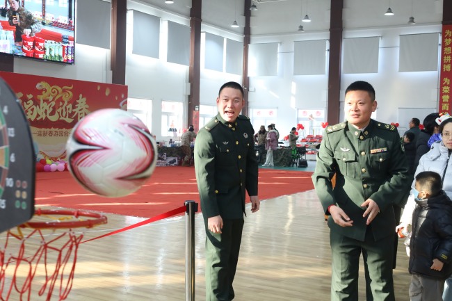 游园盛会迎新春 昂首阔步新征程 游园盛会迎新春 昂首阔步新征程