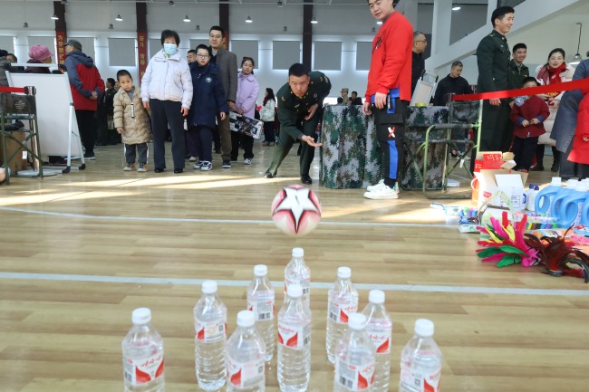 游园盛会迎新春 昂首阔步新征程 游园盛会迎新春 昂首阔步新征程