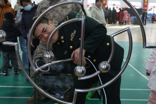 游园盛会迎新春 昂首阔步新征程 游园盛会迎新春 昂首阔步新征程