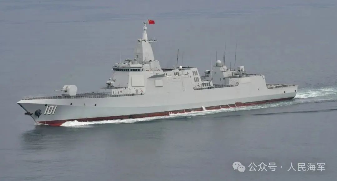 单舰直出,“万吨大驱”实战化训练压迫感十足