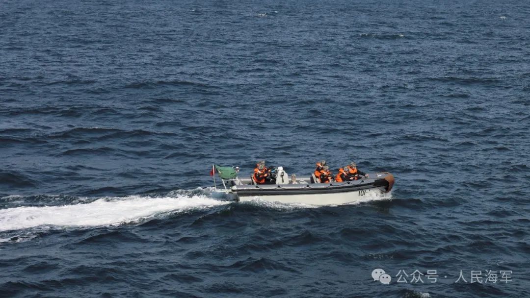 单舰直出,“万吨大驱”实战化训练压迫感十足