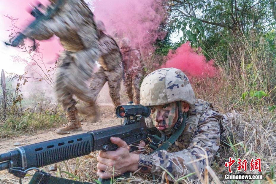 直击广西南宁武警官兵反恐演练现场