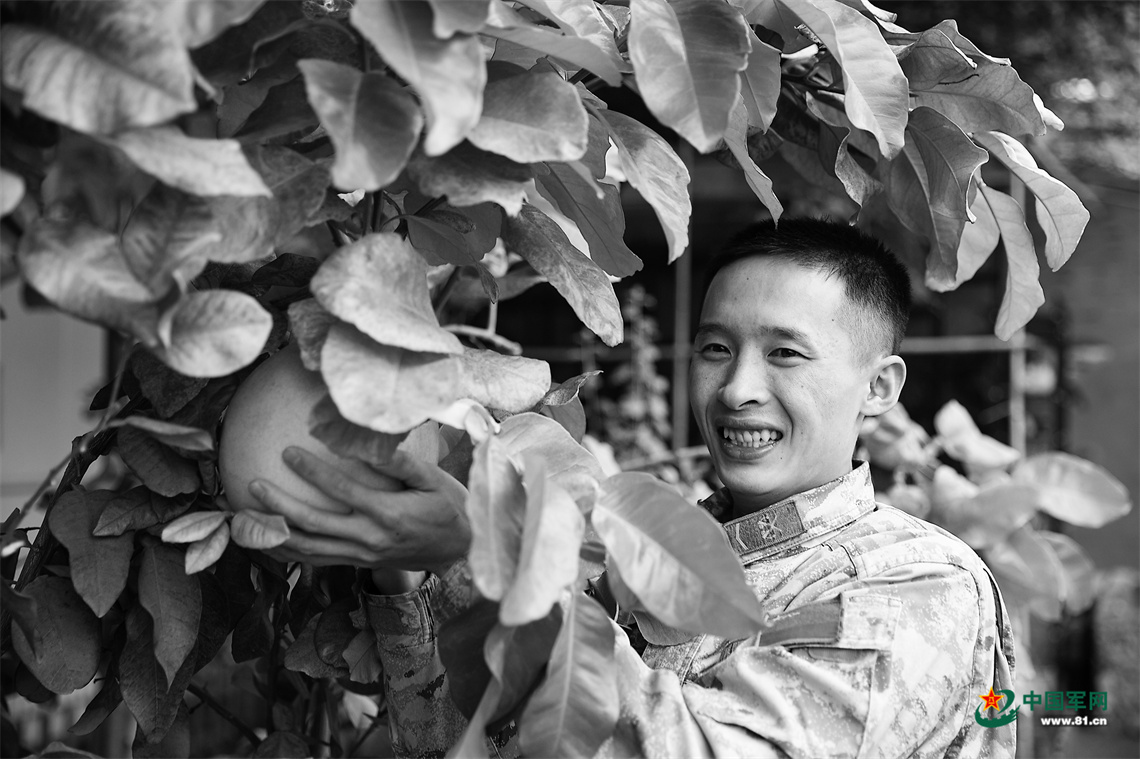 走近祖国西陲追赶阳光的官兵,感受他们带来的温暖和力量