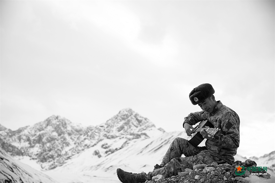 走近祖国西陲追赶阳光的官兵,感受他们带来的温暖和力量