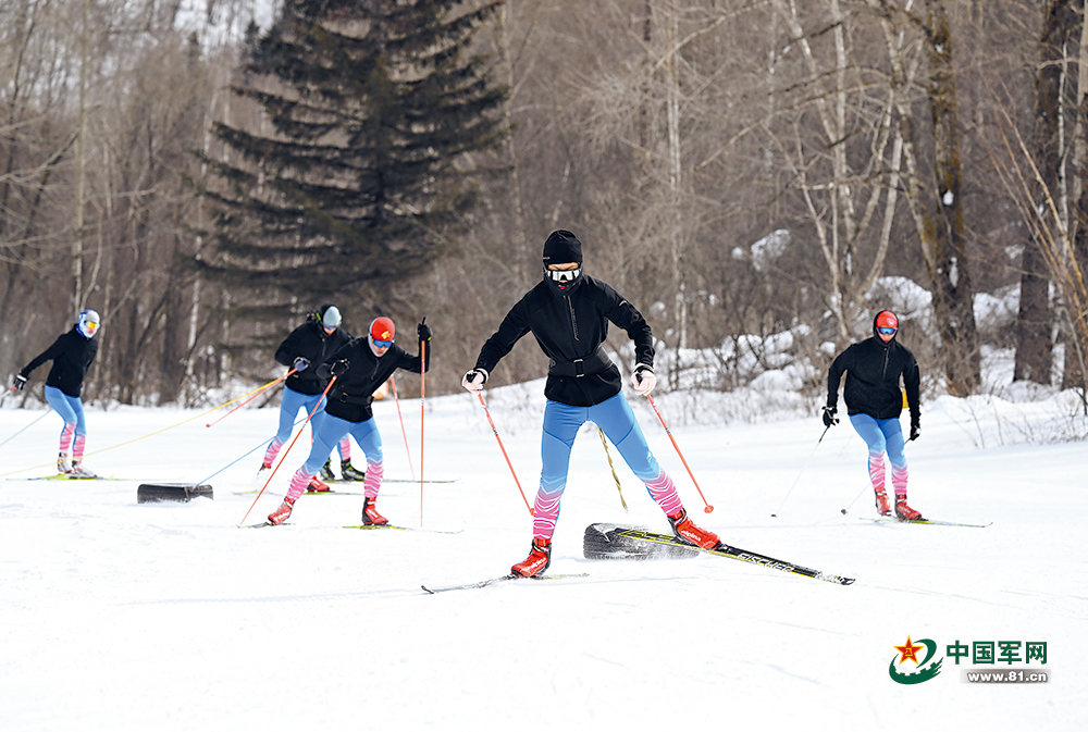 第五届冬季世界军人运动会前夕记者探营我军军事滑雪队