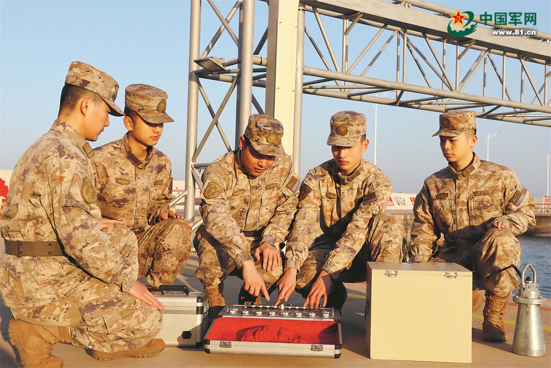 军营观察丨海军消磁兵的“奋斗磁场”