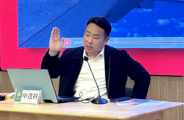 国防教育报告《青春表白祖国》引发华中农业大学师生共情共鸣 国防教育报告《青春表白祖国》引发华中农业大学师生共情共鸣