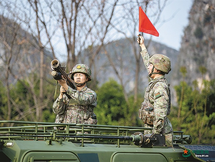 南部战区陆军某旅强化一专多能人才预储孵化 5c6b4f20c6fdc33518df1ffd1c0c5fdf.jpg