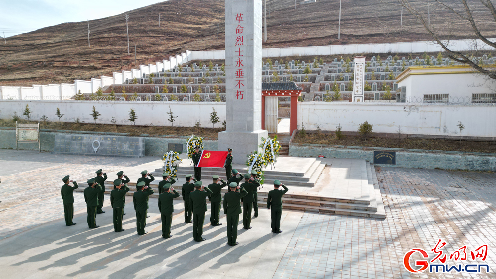 武警第二机动总队某支队组织祭奠英烈活动 武警第二机动总队某支队组织祭奠英烈活动
