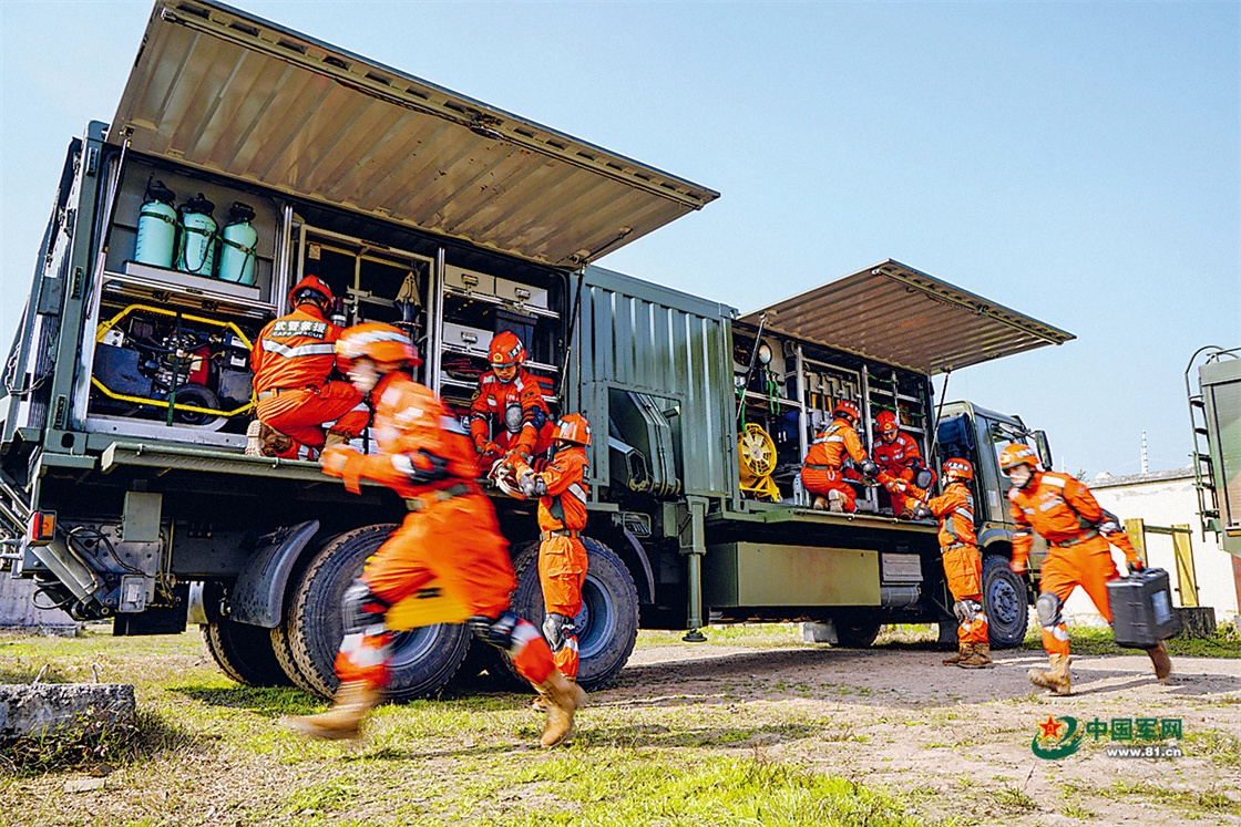 闻令出击!直击武警重庆总队机动支队综合救援训练