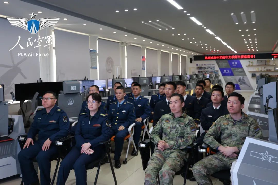 六对六模拟空战对抗,空、海军飞行学员上演“王牌对王牌”! 图片