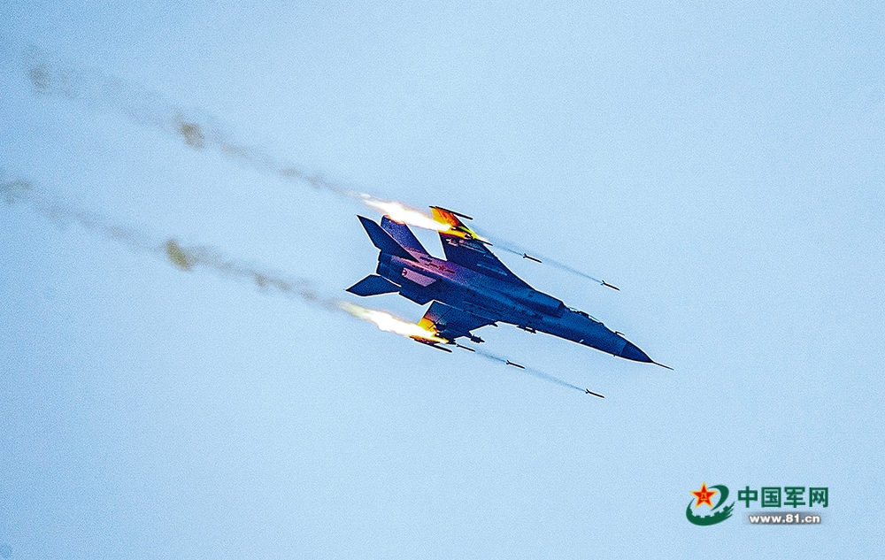 银鹰振翅向战飞——空军航空兵某旅实弹地靶训练影像 ad0264bde3d99ed9367fe6926a639970.jpg