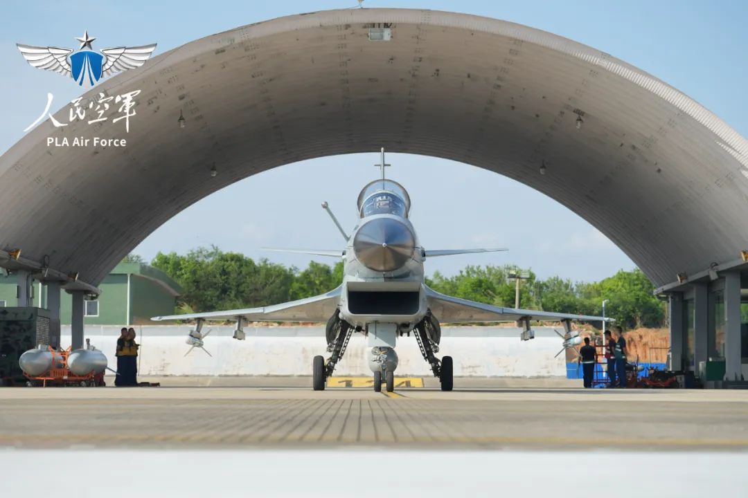 这次空战对抗,二打三! 图片
