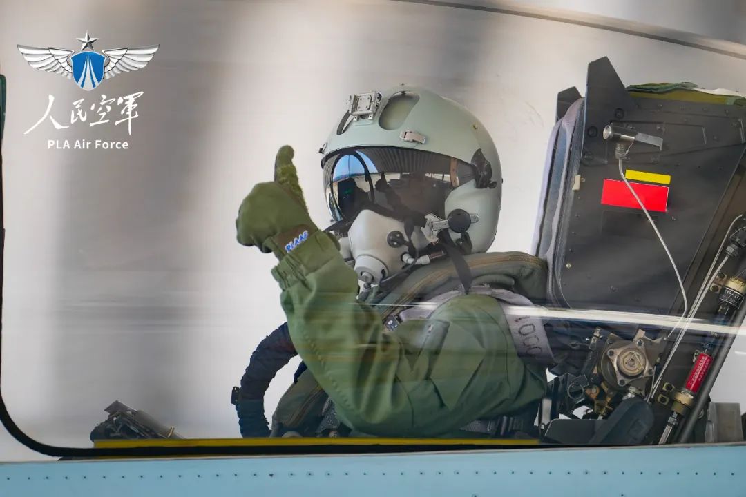 这次空战对抗,二打三! 图片