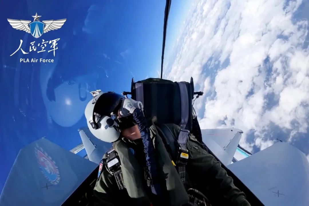 这次空战对抗,二打三! 图片