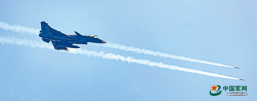 砺剑苍穹 空军航空兵某部开展实弹地靶训练