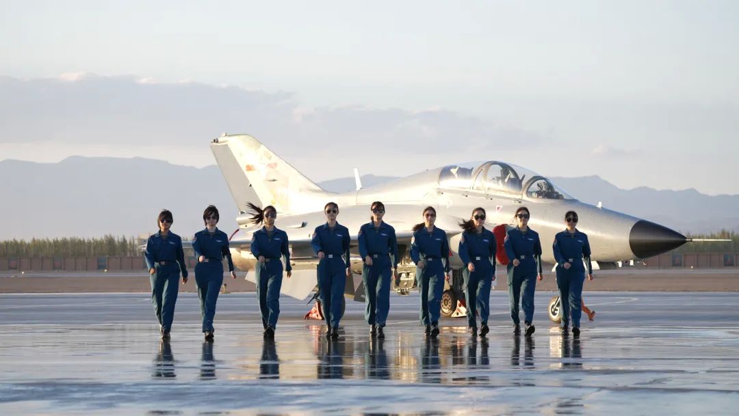 @刚刚高考完的女生们,开战机的机会来啦!