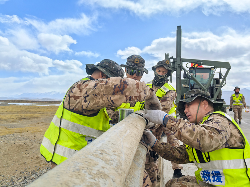 雪域天路铸精神:一位代职干部眼中的高原坚守 雪域天路铸精神:一位代职干部眼中的高原坚守