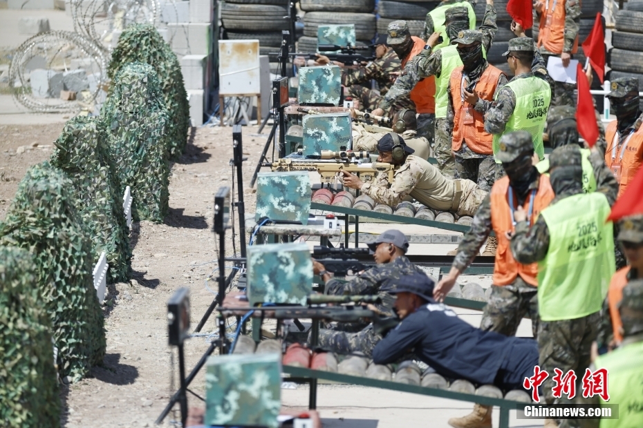 “锋刃-2025”国际狙击手射击竞赛在乌鲁木齐开幕