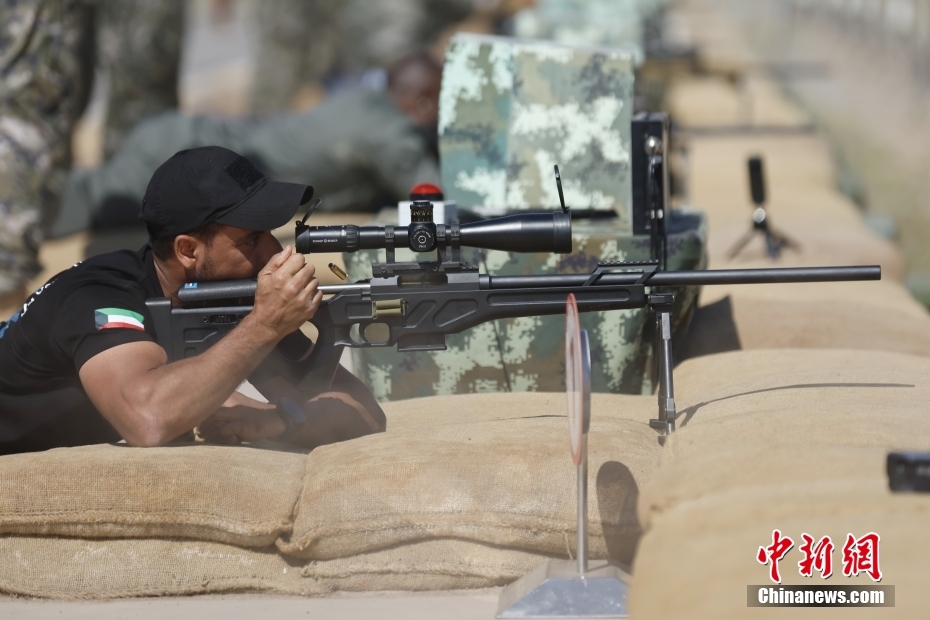 “锋刃-2025”国际狙击手射击竞赛在乌鲁木齐开幕
