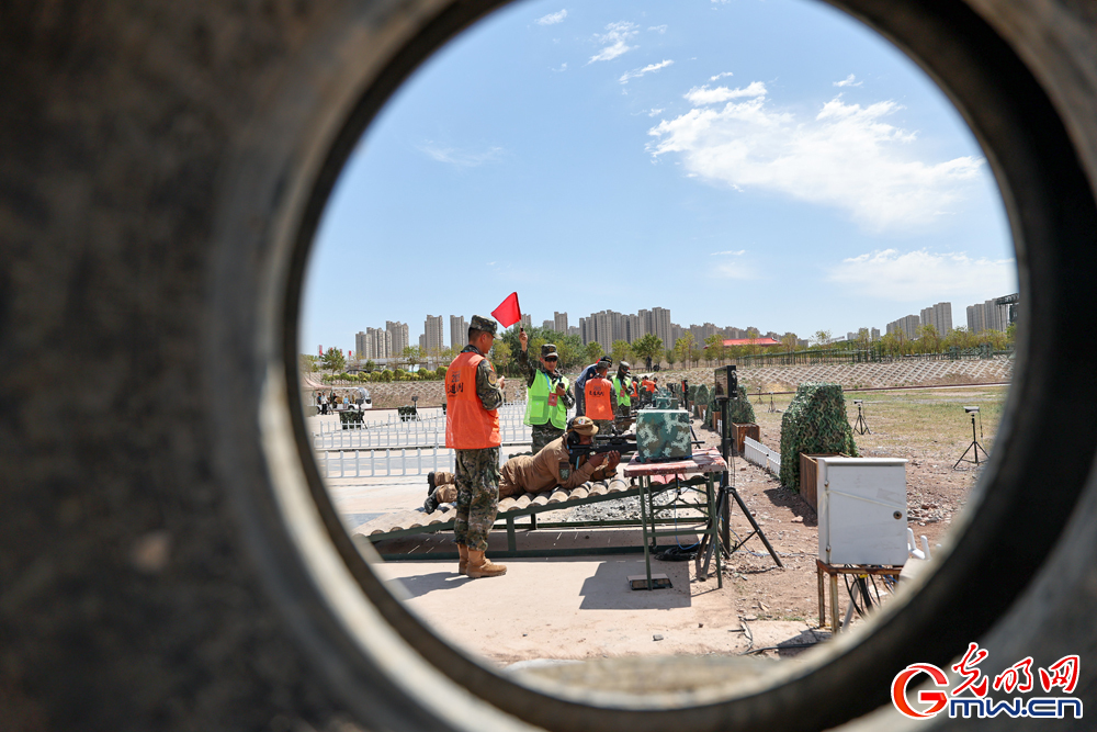 “锋刃-2025”国际狙击手射击竞赛见闻：“枪王”对决淬锋刃