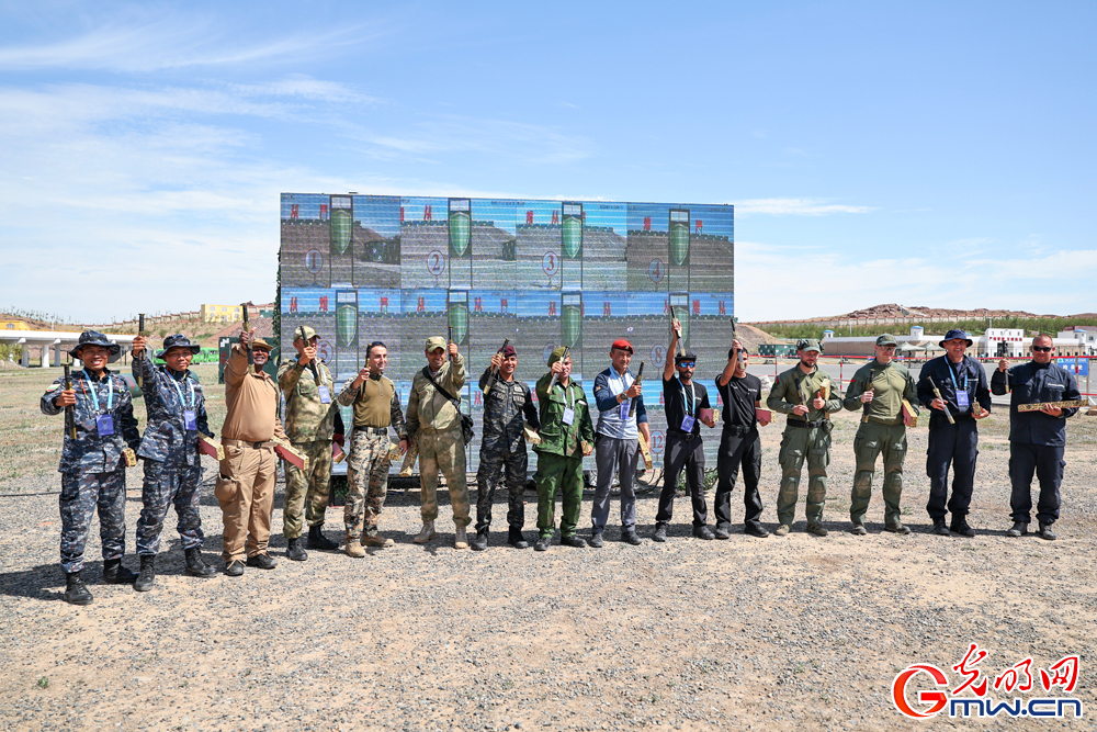 “锋刃-2025”见闻之四:国际赛场情谊长 “锋刃-2025”见闻之四:国际赛场情谊长