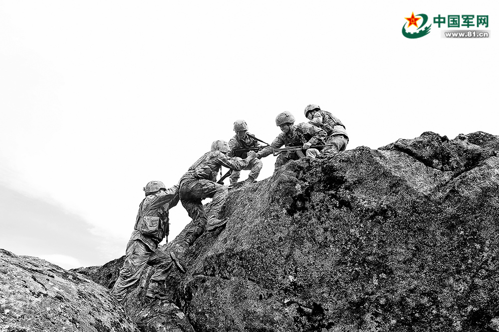 无湖无树无路的无名湖缘何成为哨所官兵的精神图腾?