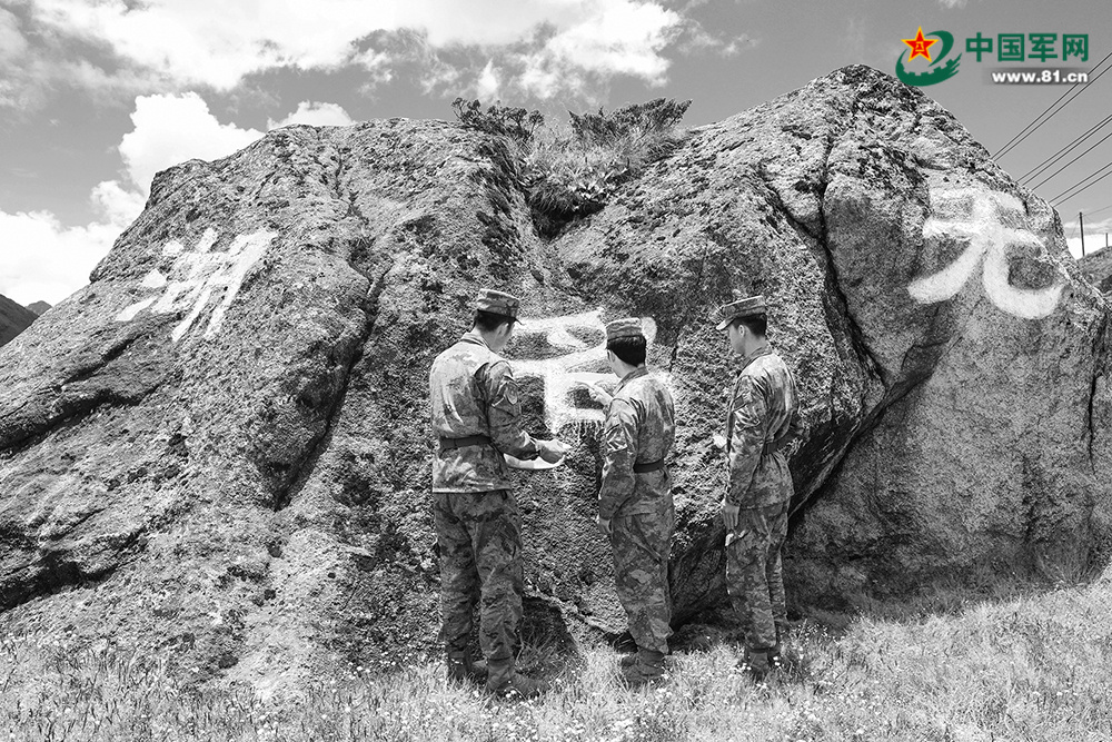 无湖无树无路的无名湖缘何成为哨所官兵的精神图腾?